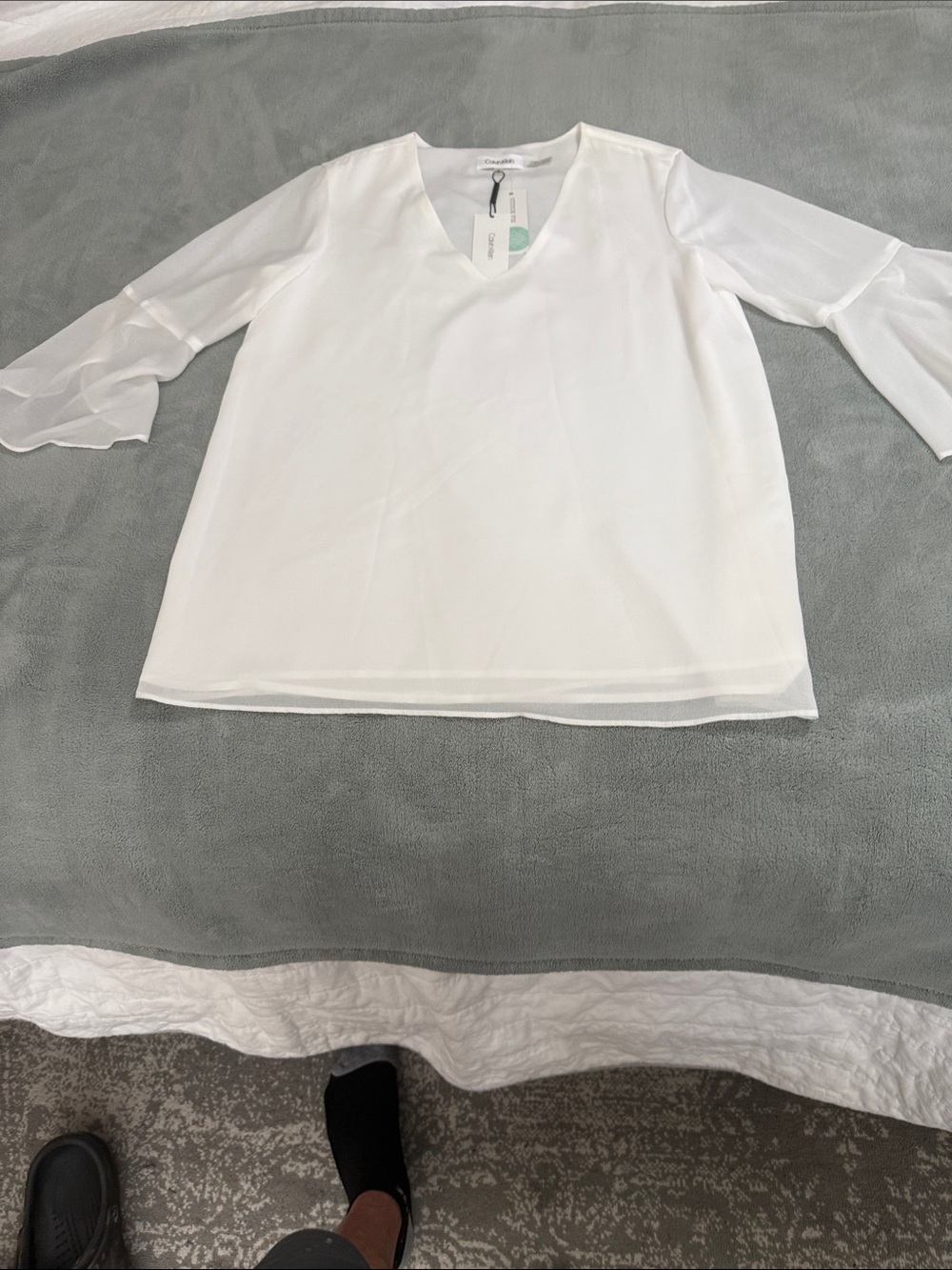 Calvin Klein White V-Neck Chiffon Sleeve Blouse
